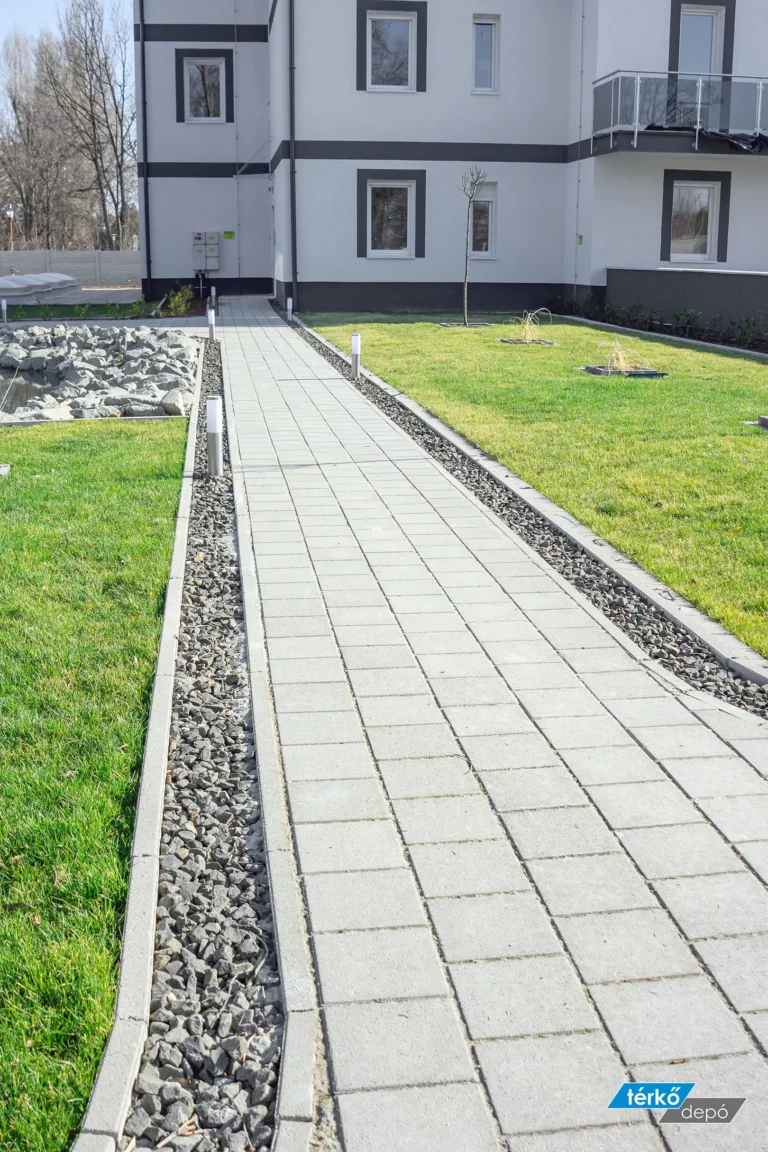 Lakópark kerti sétány Vitép Triton térkőből